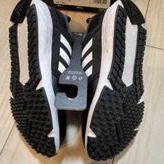 【新品】adidas　キッズスニーカー　18cmの画像