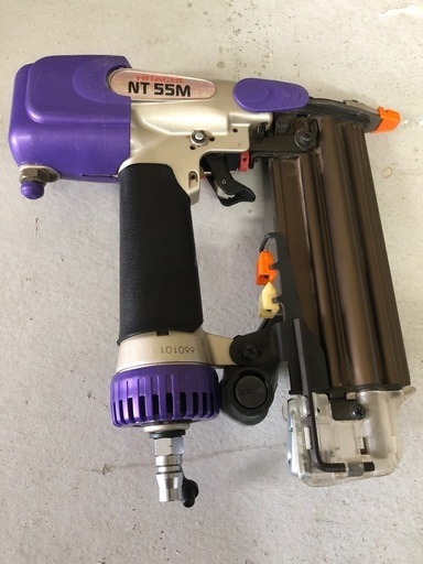 北海道旭川市直接取引歓迎 HITACHI 日立工機 55mm 仕上釘打機 NT55M ケース付き フィニッシュネイラ ハイコーキ ネイ