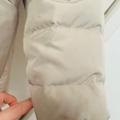 プティマイン　フード付きベージュのダウンコートの画像