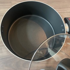 蓋付き両手鍋の画像