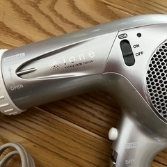 テスコ ドライヤー  イオン付きの画像