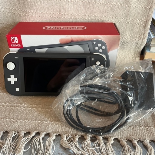 Nintendo Switch Lite（グレー）