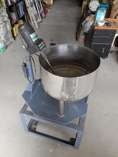陶芸　釉薬撹拌機（100v）引き取りでお願いします。