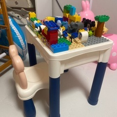 幼児おもちゃ ブロックテーブル＆ブロックの画像