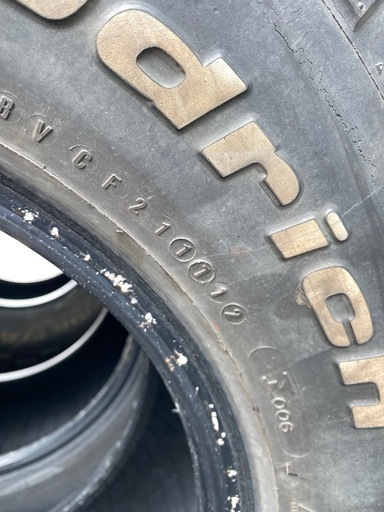 BFGoodrich 305/70R16 118/115Q T/A KM2 Mud-Terrain　BFグッドリッチ　マッドテレーン