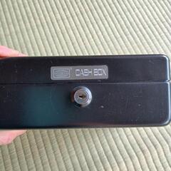 キャッシュボックス　金庫の画像