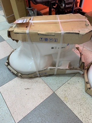 TOTO         便座・タンクセット　　　CS370B/SS370B        未使用品