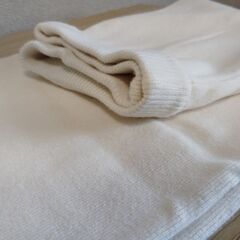 綺麗め白のパンツの画像