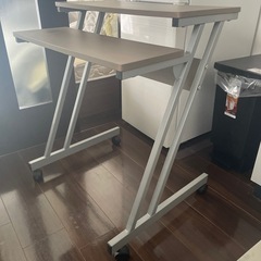 パソコン用デスクの画像