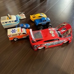 車のオモチャ各種の画像