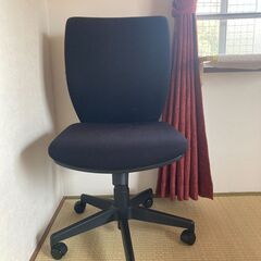 黒い机椅子　 無料です！
