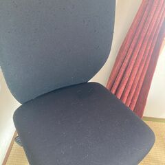黒い机椅子　 無料です！の画像