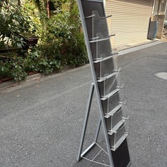 パンフレットスタンドの画像