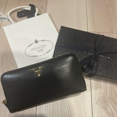 PRADA ブラックレザー 長財布