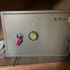 金庫鍵付き