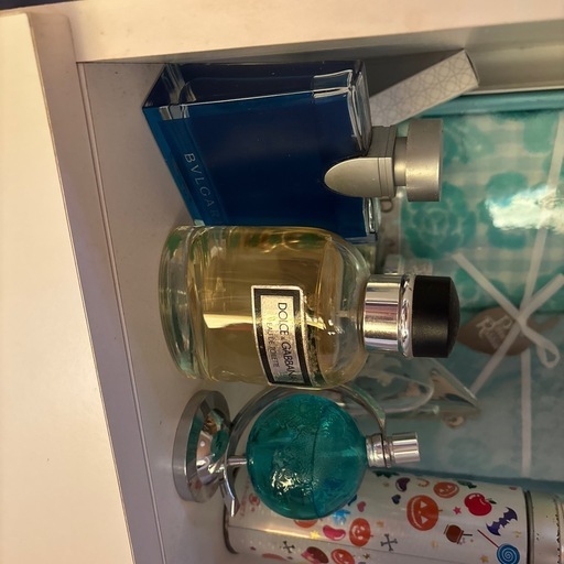 中古香水ドルガバなど