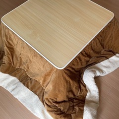 29.30日引き取れる方　ニトリ　机(コタツ付き) の画像
