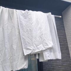 遮光カーテン 小窓 両開きの画像