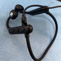 新品同様使用頻度少ないBl
uetoothイヤホンヘッド フォン、5.3骨伝導オープンイヤー大容量バッテリ ーステレオ防水イヤフォンの画像