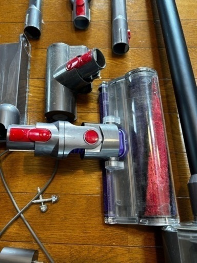 ダイソン Dyson V10 Fluffy vacuum 21年11月購入　売ります