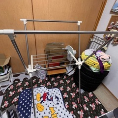 室内物干し ハンガーラックの画像
