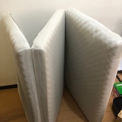  三つ折りマットレス