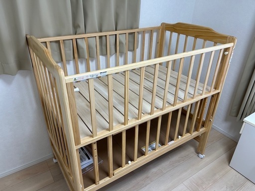 【取引中】カトージ ベビーベッド ハイシート【内寸：70×120cm】