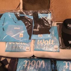 ☆WOLTセット☆保冷バッグ×2、ジャンバー×2など☆の画像