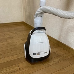 決まりました　
あげます　家電4個　トースター ケトル　電子レンジ　掃除機の画像