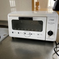 決まりました　
あげます　家電4個　トースター ケトル　電子レンジ　掃除機の画像