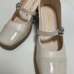 パンプス　ベージュ　レディース5cmの画像