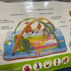 赤ちゃんプレイマットの画像