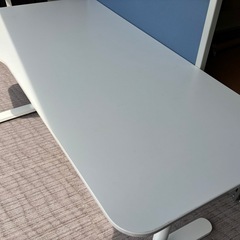 IKEA BEKANTコーナーデスクの画像