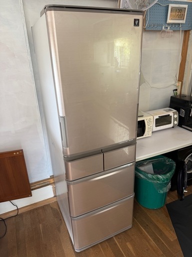 シャープ 412L 5ドア冷蔵庫（ブラウン系）
どっちもドア