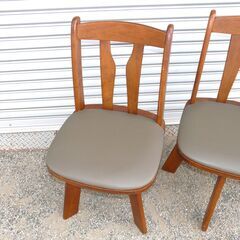 配達先決定🚚　無料配達します🚚定価4万円💖天然木💖回転式ダイニングチェア💖2脚セット💖津田商事💖の画像