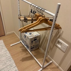 ハンガーラックの画像