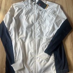 ⑩【新品未着用】NIKE アウター　DRY FIT