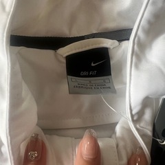 ⑩【新品未着用】NIKE アウター　DRY FITの画像
