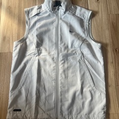 ⑦【未着用】NIKE ベスト　セットアップ　DRY FIT　の画像