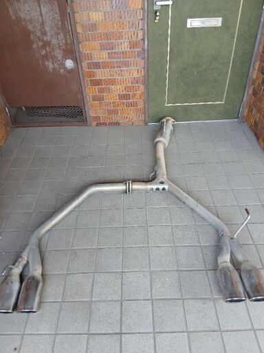 E52 エルグランド　インパルマフラー