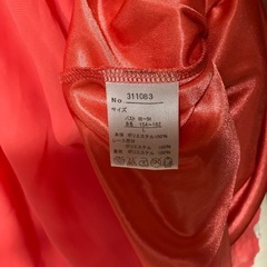 レース模様付きのカットソーの画像