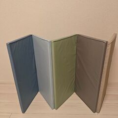 IKEA　PLUFSIG　折りたたみ式ジムマット