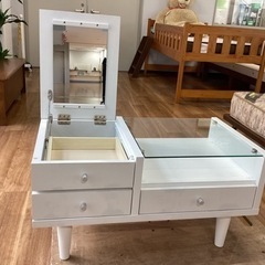 ロータイプホワイトドレッサー【町田市再生家具】243579
