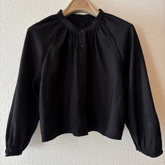 apart by バンド・カラー 七分袖 ブラウス 黒 ショート...