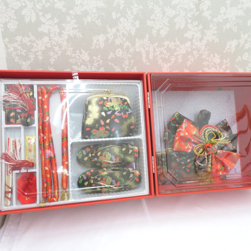 子供着物 女児 筥迫セット 8点セット 黒×朱×金 桜柄 女の子用 3歳用 七五三 はこせこ 作り帯 結び帯 キッズ 【キモノオフ野々市若松店】