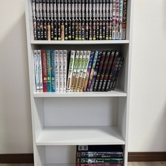 本棚と漫画の画像