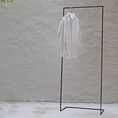 【値下げしました！】 IRON HANGER RACK＋無印良品アルミハンガー60本セットの画像