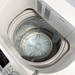 【超美品‼️】定価74,800円♪ e angle(エディオンオリジナル) 2021年製 7.0kg全自動洗濯機 洗剤/柔軟剤自動投入 レトロ調ホワイト♪の画像