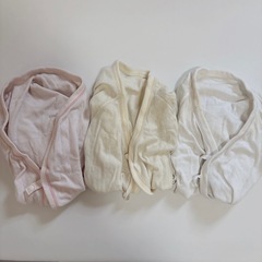 半袖ベビー肌着3枚　ユニクロ 50〜60cmの画像