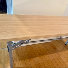 会議テーブルの画像